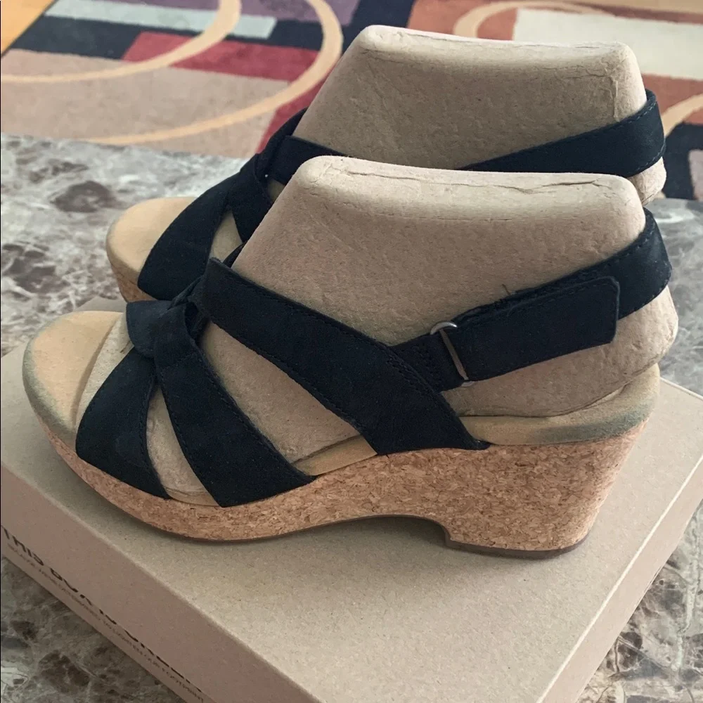 Clarks Black Nubuck Giselle Beach Wedge Sandal – Size 8.5M - Picture 7 of 13